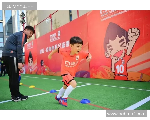 足球明星齐聚送上新年祝福共庆佳节传递温暖与希望 足球明星齐聚送上新年祝福共庆佳节传递温暖与希望